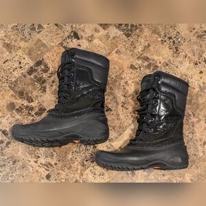 The North Face Women's Winter Boots Size 8 Waterproof Faux Fur